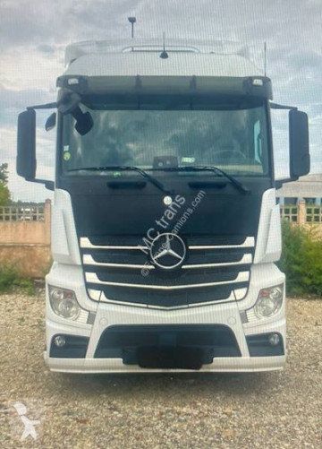 Traktor Mercedes
