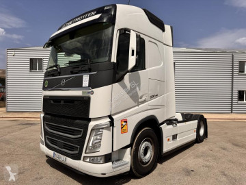 Cabeza tractora Volvo