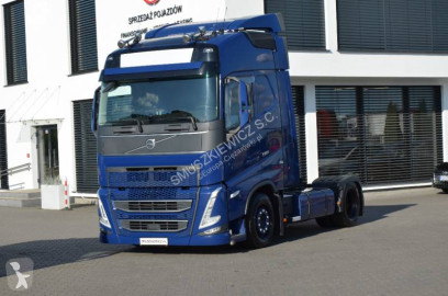 Cabeza tractora Volvo