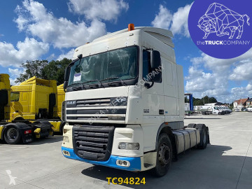 Traktor DAF XF105 460