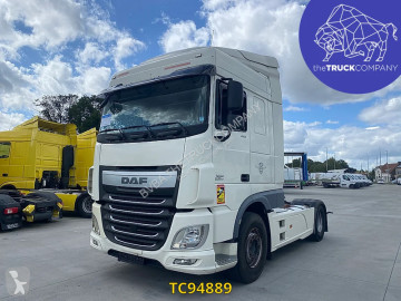Traktor DAF XF105 460