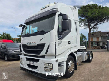 Traktor Iveco