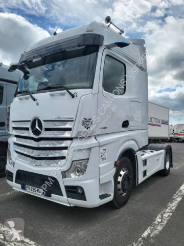 Cabeza tractora Mercedes