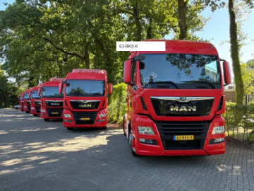 Traktor MAN TGX TGX 18.360 XLX 4 units, Side skirts,2x tank, 700.000 - 800.000 k
