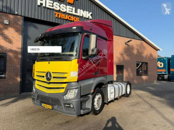 Traktor Mercedes