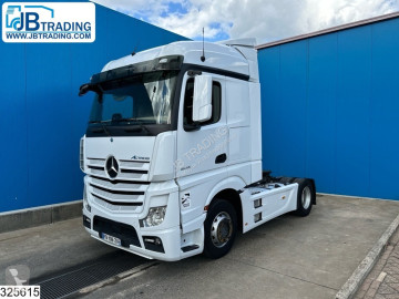 Traktor Mercedes