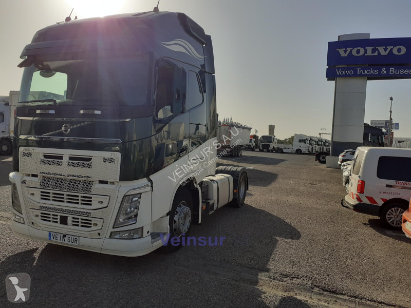 Traktor Volvo 4