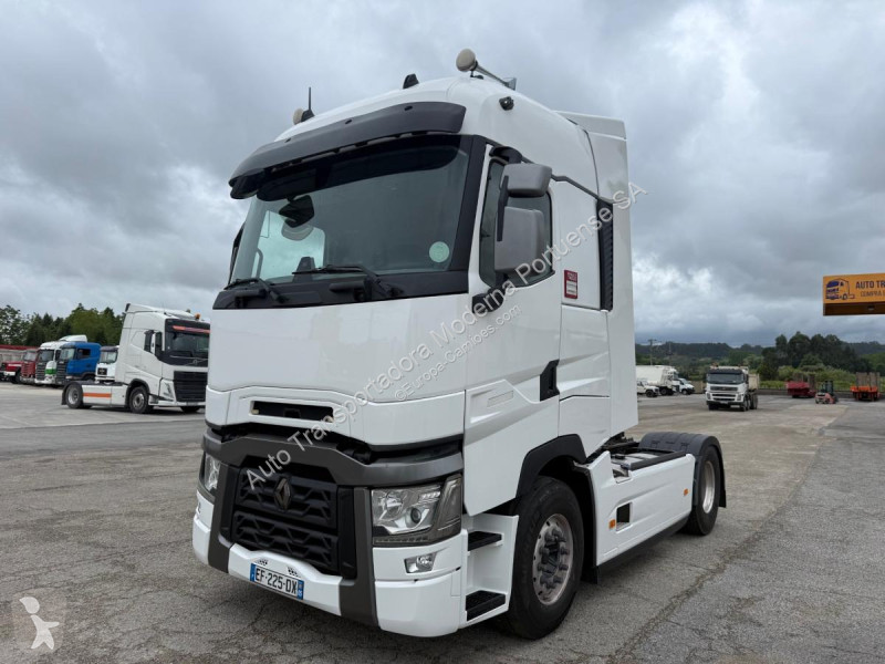 Traktor Renault 520 Gamme T