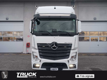 Cabeza tractora Mercedes