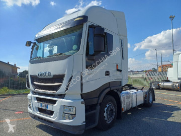 Traktor Iveco