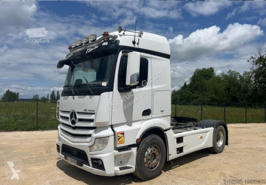 Cap tractor Mercedes