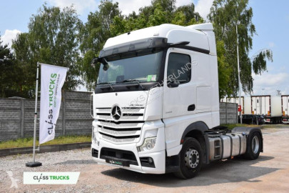 Traktor Mercedes