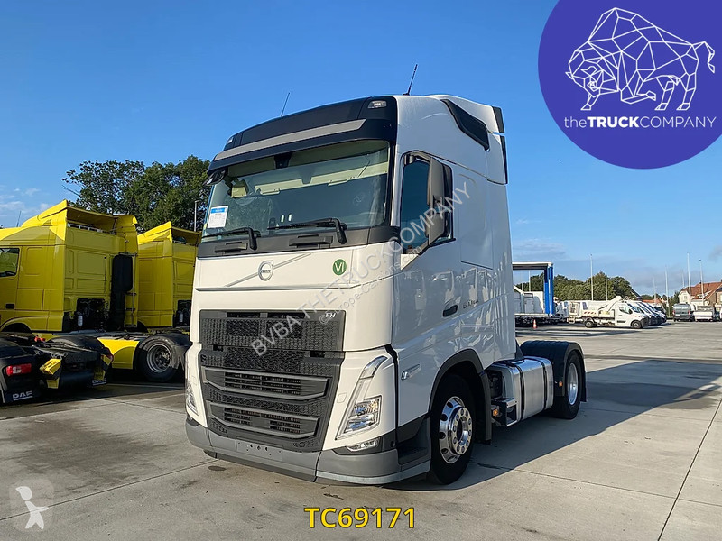 Traktor Volvo 500