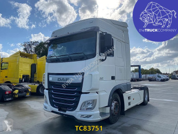 Traktor DAF XF105 460