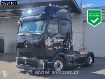 Tractor Mercedes novo