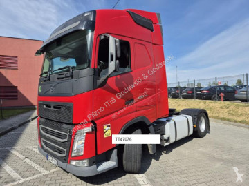 Cap tractor Volvo