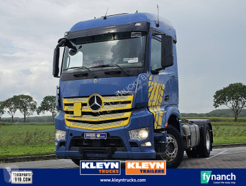 Tahač Mercedes