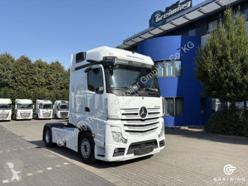 Traktor Mercedes