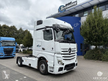 Traktor Mercedes