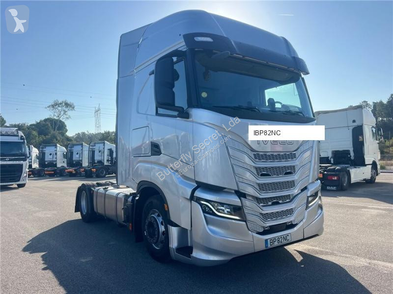 جرار Iveco S-WAY 500