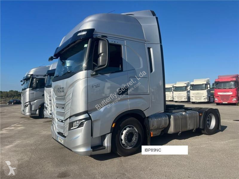 جرار Iveco S-WAY 500