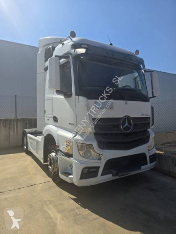 Cabeza tractora productos peligrosos / ADR Mercedes