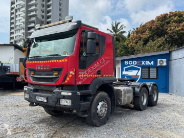 Влекач Iveco