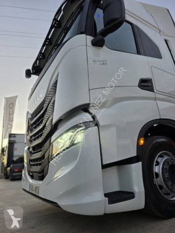 Cabeza tractora Iveco