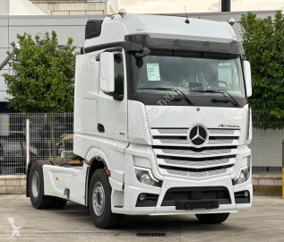 Cabeza tractora Mercedes nueva