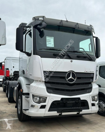 New Mercedes tractor unit