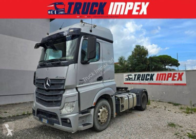 Cabeza tractora Mercedes