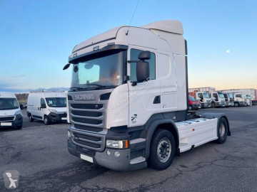 Влекач Scania