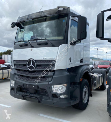 New Mercedes tractor unit
