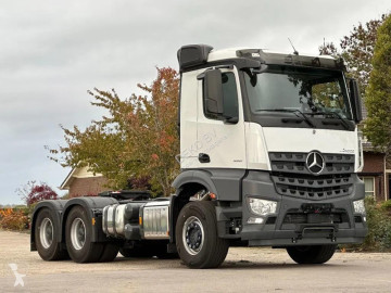 Cabeza tractora Mercedes