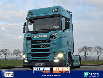Влекач Scania