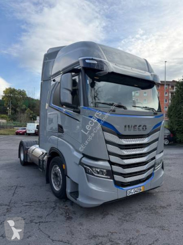 Влекач Iveco S-WAY 460 GNL
