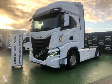 Cabeza tractora Iveco