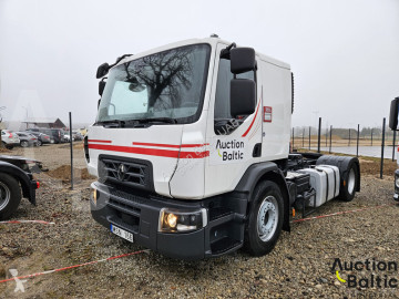 Влекач Renault D Wide