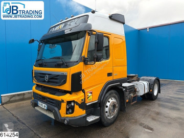 جرار Volvo