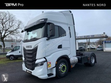 Traktor Iveco