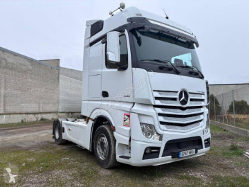Cabeza tractora Mercedes