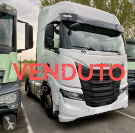 Traktor Iveco