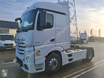 Cabeza tractora Mercedes