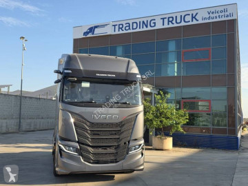 Влекач Iveco S-WAY 580