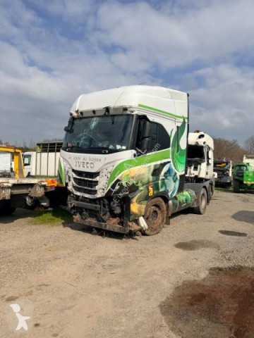 Влекач Iveco S-WAY 460 GNL
