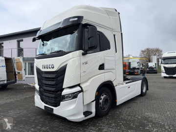 Traktor Iveco