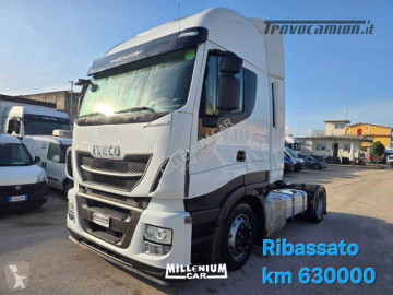 Влекач с ниска платформа Iveco