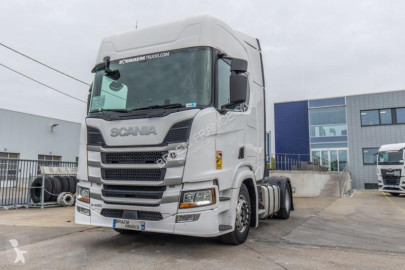 Влекач Scania