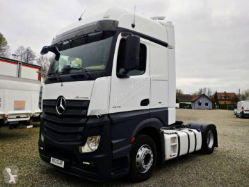Влекач Mercedes Actros 1845