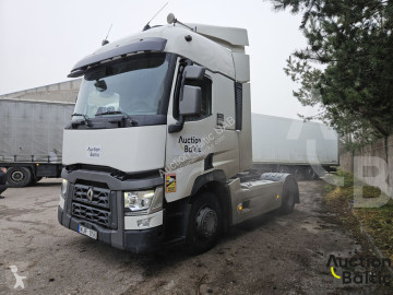 Влекач Renault